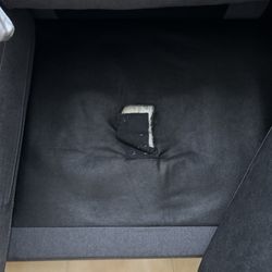 Casa Muebles - The material broke
