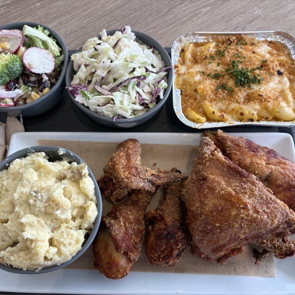 Honeybird - Fried chicken, mashed potatoes, cole slaw, broccoli salad, mac 'n cheese - Chicken Shop Near Me - La Cañada Flintridge, California Honeybird - Fried chicken, mashed potatoes, cole slaw, broccoli salad, mac 'n cheese - Chicken Shop Near Me - La Cañada Flintridge, California
