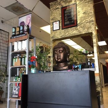 Salon 21 - Entry area - Hair Salons Near Me - Draper, Utah