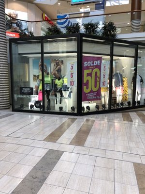 Centre Rockland by null