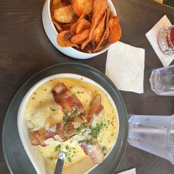 Union Grill - Turkey Devonshire & house made bbq chips - American Near Me - Pittsburgh, Pennsylvania Union Grill - Turkey Devonshire & house made bbq chips - American Near Me - Pittsburgh, Pennsylvania