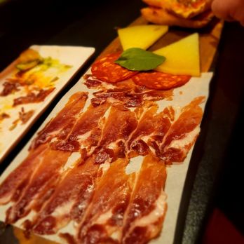 Bodega Biarritz 1881 - Bars Near Me - Barcelona, B Bodega Biarritz 1881 - Bars Near Me - Barcelona, B