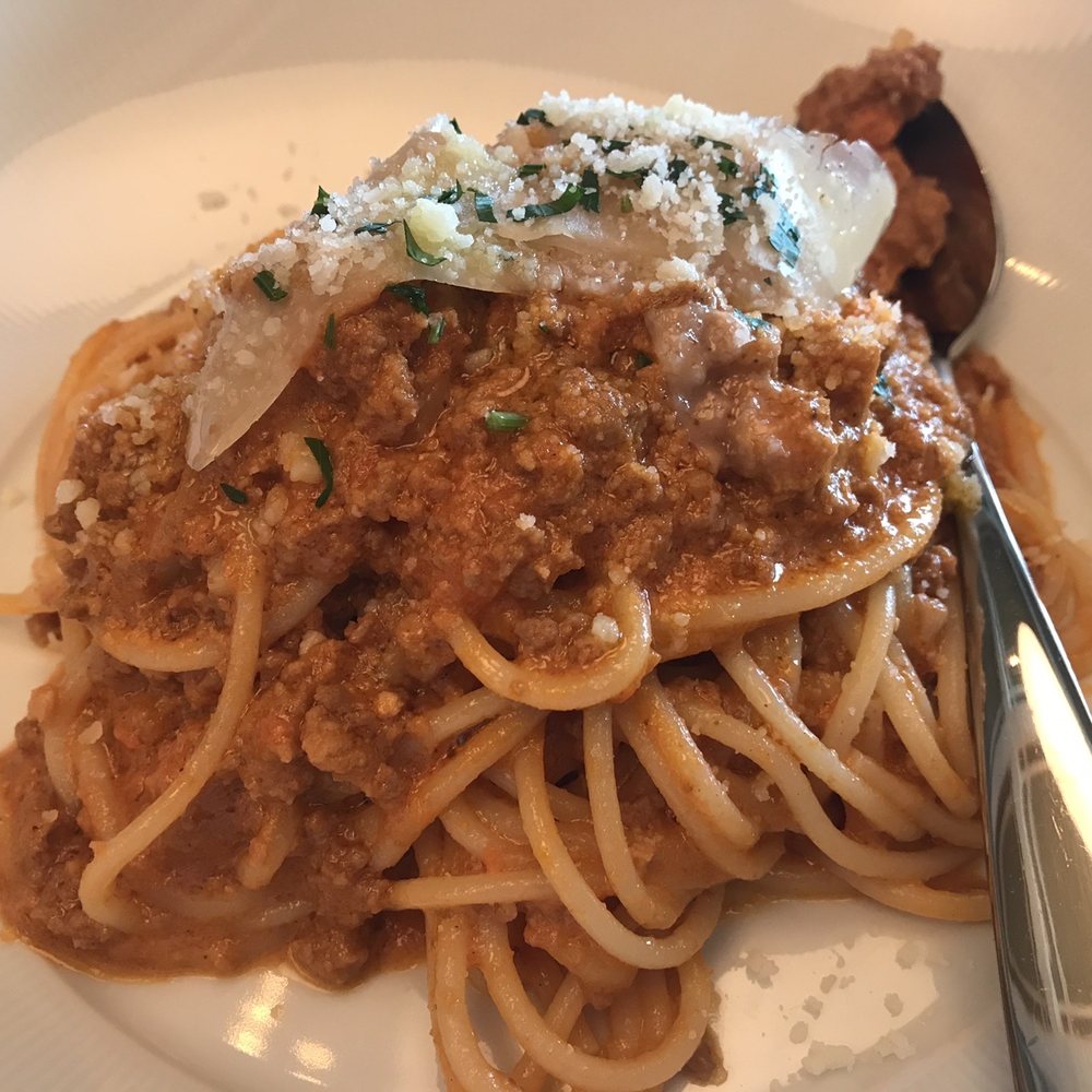 Henry's Palm Beach - Spaghetti Bolognese - Bars Near Me - Palm Beach, Florida Henry's Palm Beach - Spaghetti Bolognese - Bars Near Me - Palm Beach, Florida