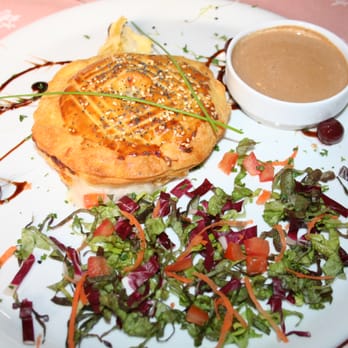 Auberge de Phaffans - Tourte aux grenouilles sauce morilles - Restaurants Near Me - Phaffans, 90