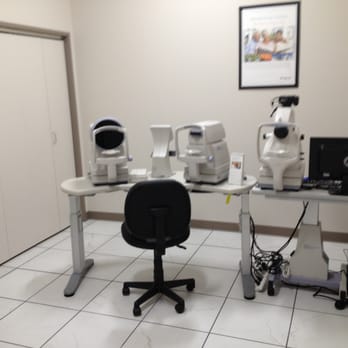 Eyecon Optometry - The pre-testing room - Optometrists Near Me - Lynnwood, Washington Eyecon Optometry - The pre-testing room - Optometrists Near Me - Lynnwood, Washington