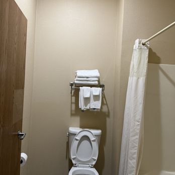Quality Inn & Suites - Hotels Near Me - Brooks, Kentucky Quality Inn & Suites - Hotels Near Me - Brooks, Kentucky