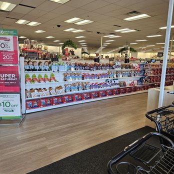 Kohl's - Christmas stuff - Department Stores Near Me - VALENCIA, California