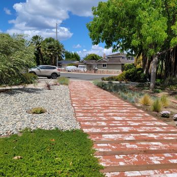 Bay Garden - Ramiro's quality hardscaping and landscaping...we're very happy with the results. - Landscaping Near Me