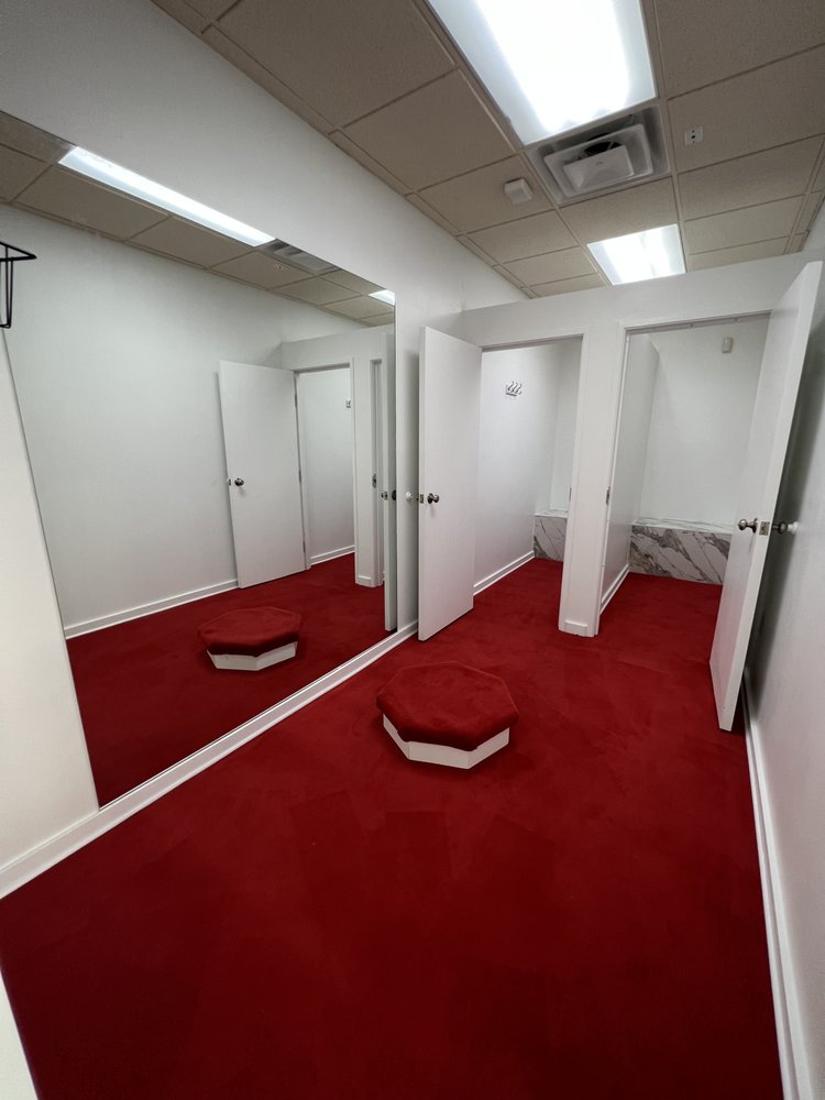 Red Carpet Tailor - Preston center 