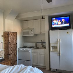 Shores Inn & Suites - Shore's Inn