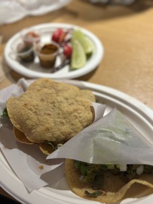 LOS TACOS No.1 by null