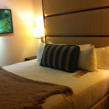 Humphreys Half Moon Inn - The bedroom area - San Diego, CA