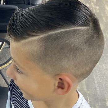SR 54 Cuts - Barbers Near Me - Odessa, Florida