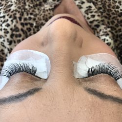 Nailphoria - Gorgeous set of full lashes
