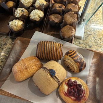 Halekulani Bakery - Bakeries Near Me - Honolulu, Hawaii Halekulani Bakery - Bakeries Near Me - Honolulu, Hawaii