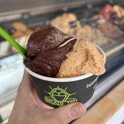 Gelato 101 - Solana Beach - Small size - chocolate and toffee flavor