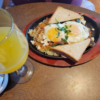 Hatch'd - Mary Moon skillet - Breakfast & Brunch Near Me - St. Louis, Missouri Hatch'd - Mary Moon skillet - Breakfast & Brunch Near Me - St. Louis, Missouri