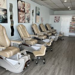 BJ Nails Spa - New spa chairs