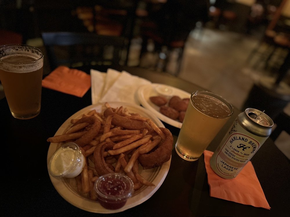 Nunu's Tavern — Hillcrest