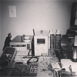 ExpressFix - Work station for types and models of most popular Android devices and all IOS products (iPhones & MacBooks)