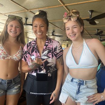 Cheeseburger In Paradise - Our amazing waitress! - Burgers Near Me - Honolulu, Hawaii Cheeseburger In Paradise - Our amazing waitress! - Burgers Near Me - Honolulu, Hawaii