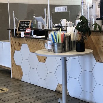 Hangout Cafe - Order/pick up area. - Bubble Tea Near Me - Palatine, Illinois