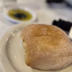 Romano's Macaroni Grill - Bread with olive oil and balsamic vinegar
