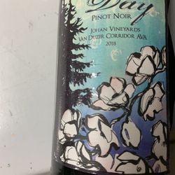 Beach Daisy Wine