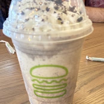 Shake Shack Waterford Lakes - OREO Cookie Funnel Cake Shake - Fast Food Near Me - Orlando, Florida