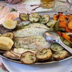 Domu Mía - Fisch mit Gemüse und Kartoffeln