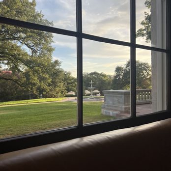 Commodore Perry Estate - Mansion living room view. - Hotels Near Me - Austin, Texas Commodore Perry Estate - Mansion living room view. - Hotels Near Me - Austin, Texas