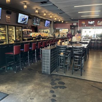 Press Pub On 5th - Grandview - The bar area - New American Near Me - Columbus, Ohio Press Pub On 5th - Grandview - The bar area - New American Near Me - Columbus, Ohio