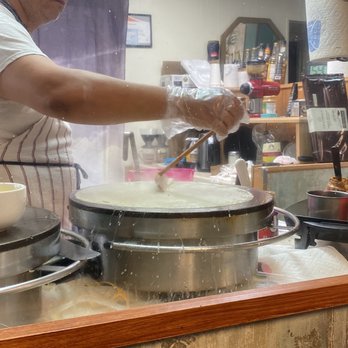 Au Bon Lieu - Making the crepes - French Near Me - Hershey, Pennsylvania Au Bon Lieu - Making the crepes - French Near Me - Hershey, Pennsylvania
