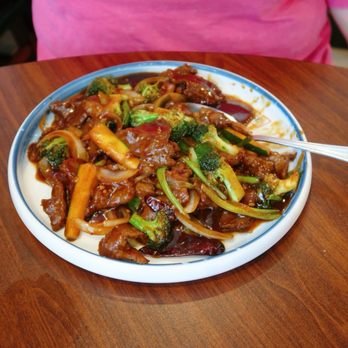 Dim Sum House - Lunch special Mongolian Beef $11.99 Stif Fried beef & onion, scallion in spicy chili sauce. Substitute rice with vegetable of your choice. - Cantonese Near Me - Clermont, Florida