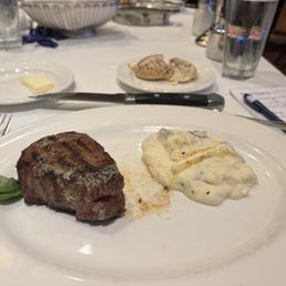 Filet Mignon 8oz Filet Mignon 8oz