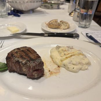 The Capital Grille - Filet Mignon 8oz - Steakhouses Near Me - Tampa, Florida The Capital Grille - Filet Mignon 8oz - Steakhouses Near Me - Tampa, Florida