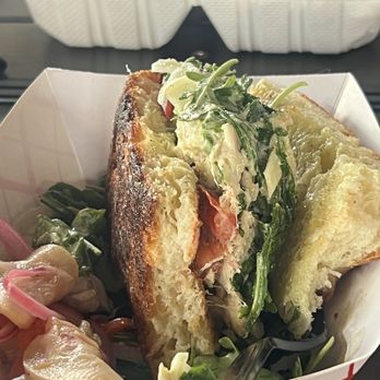 The Pines Dine - Food Trucks Near Me - Lincoln City, Oregon