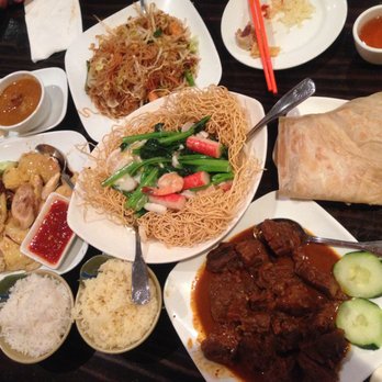Pulau Pinang - Roti Canais, Hainanese Chicken, Noodle dishes, Beef Rendang - Malaysian Near Me - Elmhurst, New York Pulau Pinang - Roti Canais, Hainanese Chicken, Noodle dishes, Beef Rendang - Malaysian Near Me - Elmhurst, New York