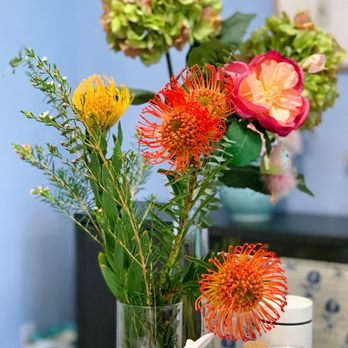 Vivio Flower Gallery - Florists Near Me - Port Moody, British Columbia Vivio Flower Gallery - Florists Near Me - Port Moody, British Columbia