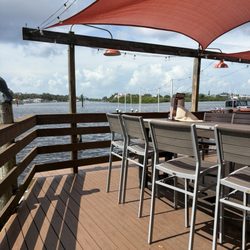 Hooters - Outside seats