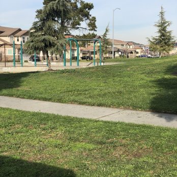 Veteran's Memorial Park - Hall Ranch - Playgrounds, grass - Tennis Near Me - Union City, California Veteran's Memorial Park - Hall Ranch - Playgrounds, grass - Tennis Near Me - Union City, California
