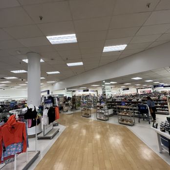 Marshalls - Large well spaced interior - Department Stores Near Me - Pasadena, California