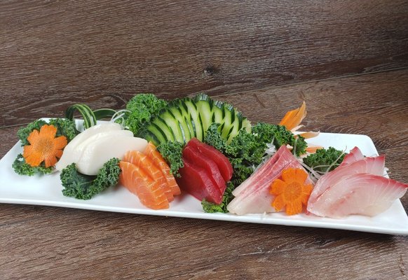 Urban Thai & Sushi by null