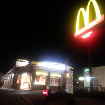 McDonald's - a mcdonald's lit up at night - Fast Food Near Me - Oklahoma City, Oklahoma