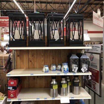 Tractor Supply - Pet Stores Near Me - Bakersfield, California