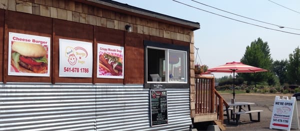 Bend Burgz N Dogz by null