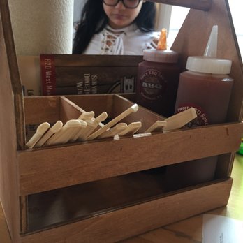 Maple Tree BBQ - Sauce caddy - Barbeque Near Me - Riverhead, New York