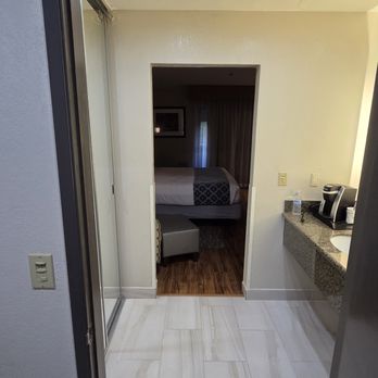 Best Western Plus Forest Park Inn - Hotels Near Me - Gilroy, California