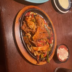 El Maguey Mexican Grill & Cantina - Mix fajitas