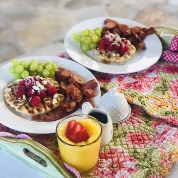 The Old Liberty Schoolhouse - Bed & Breakfast Near Me - Azle, Texas